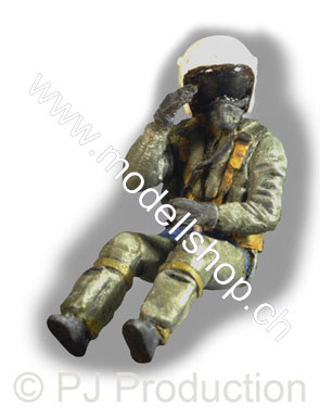 1/48 French fighter pilot seated in a/c (80&amp;#39;-90&amp;#39;)