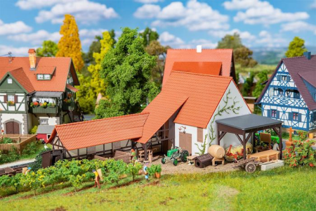 H0 Landwirtschaftliches Geb&#228;ude m Zubeh&#246;r